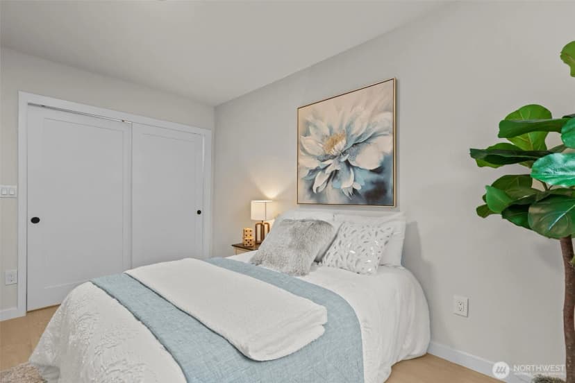 Property photo for 11504 Sand Point Way Ne, Seattle photo 15