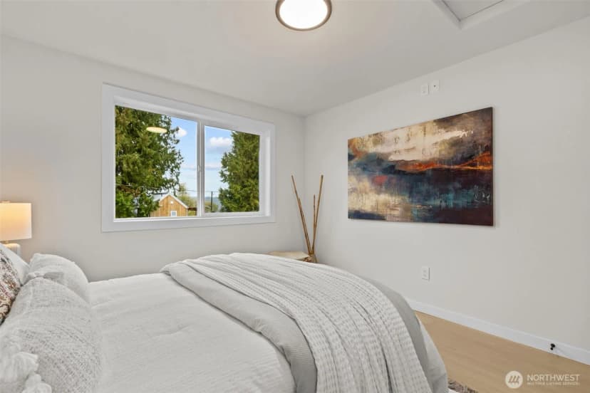 Property photo for 11504 Sand Point Way Ne, Seattle photo 30