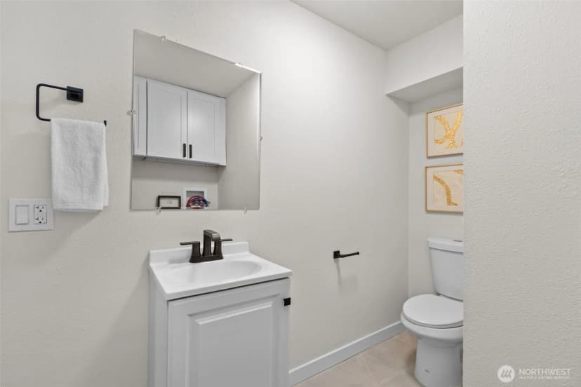 Property photo for 11504 Sand Point Way Ne, Seattle photo 20