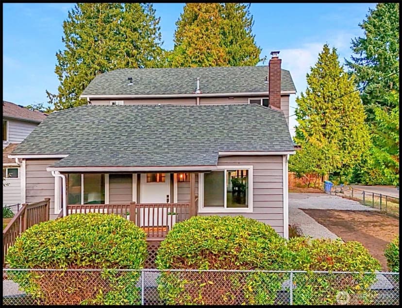 Property photo for 11504 Sand Point Way Ne, Seattle photo 3