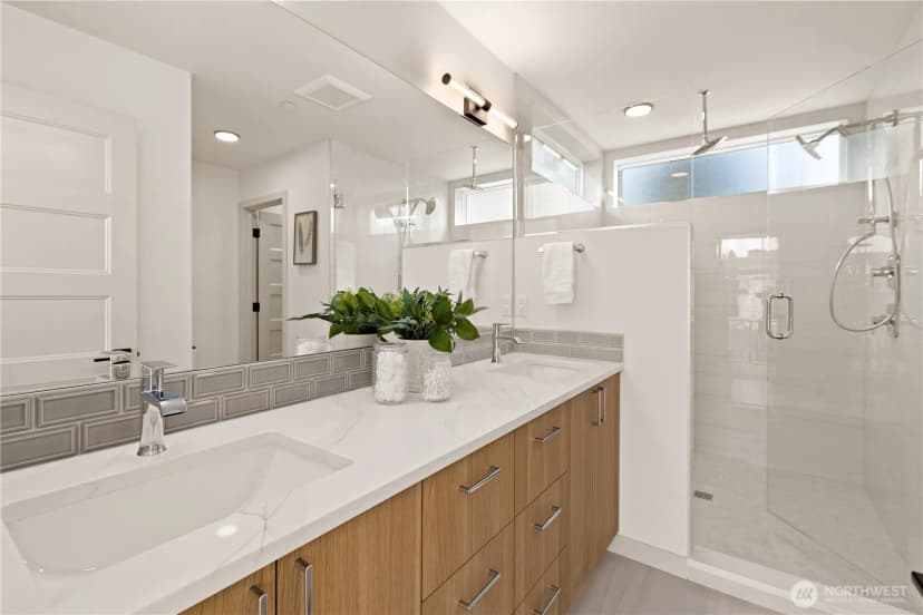 Property photo for 816 Ne 70th Street, Seattle photo 19