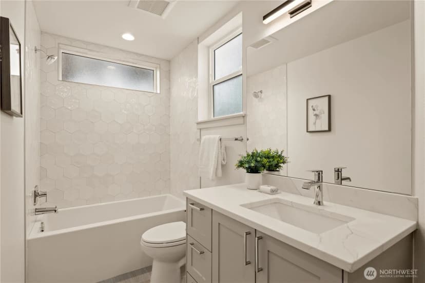 Property photo for 816 Ne 70th Street, Seattle photo 24