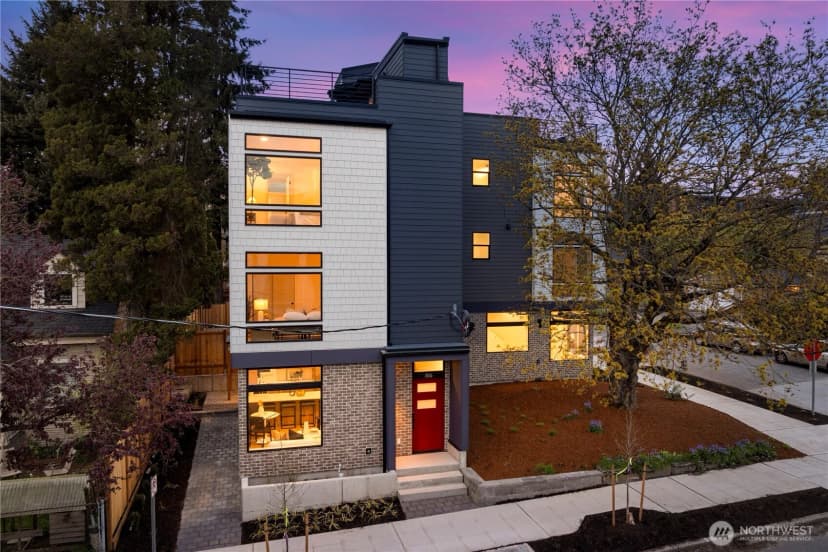 Property photo for 816 Ne 70th Street, Seattle photo 2