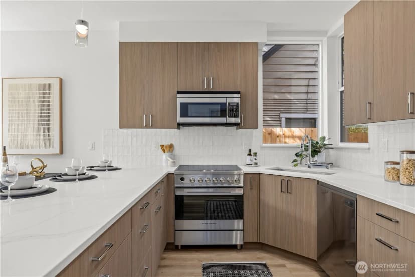 Property photo for 816 Ne 70th Street, Seattle photo 11