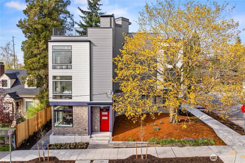 Property photo for 816 Ne 70th Street, Seattle photo 4