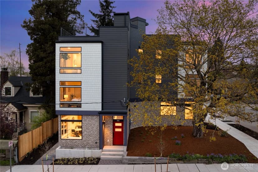 Property photo for 816 Ne 70th Street, Seattle