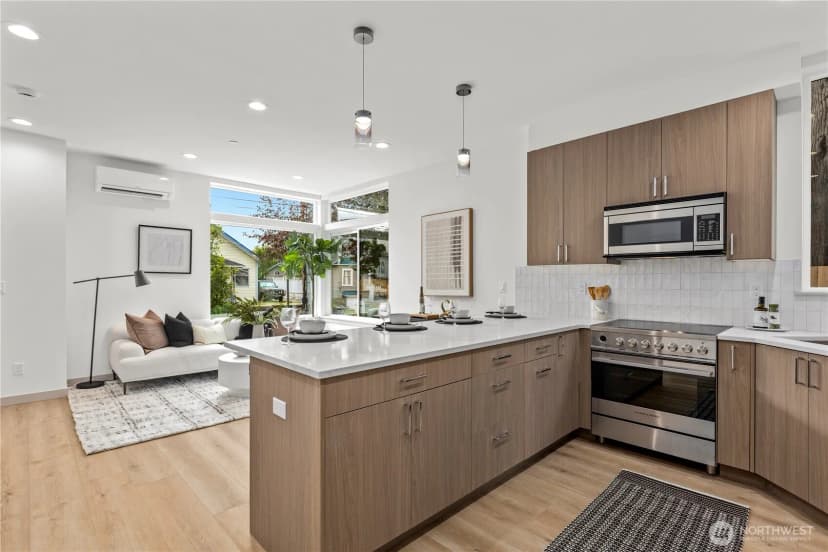 Property photo for 816 Ne 70th Street, Seattle photo 14