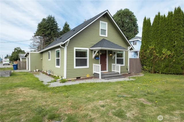 Property photo for 631 S Anacortes Street, Burlington