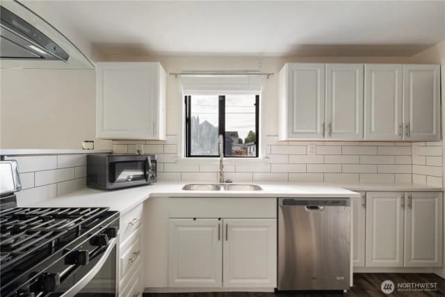 Property photo for 631 S Anacortes Street, Burlington photo 4