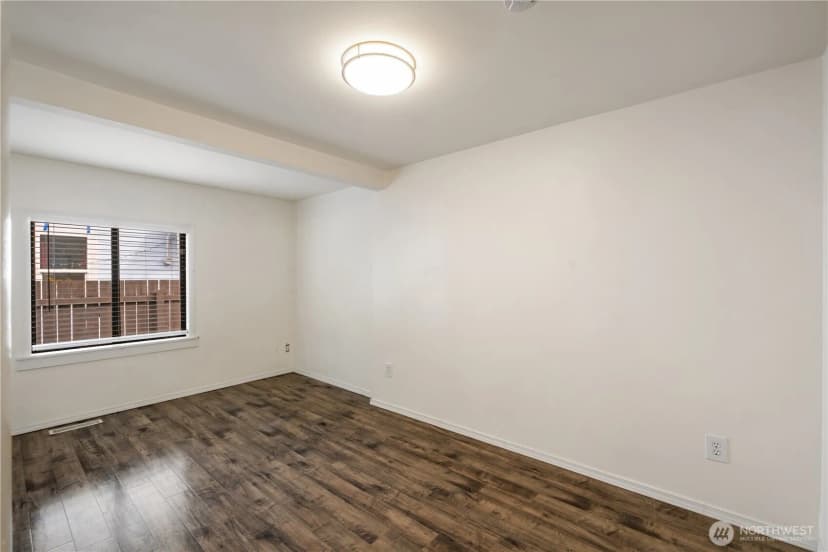 Property photo for 631 S Anacortes Street, Burlington photo 7