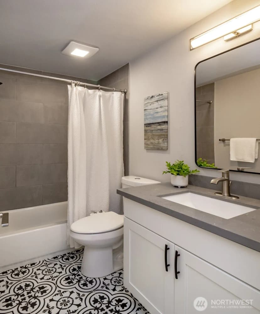 Property photo for 6701 15th Avenue Sw, Seattle photo 13