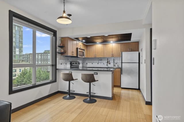 Property photo for 905 Cherry Street #601, Seattle photo 5