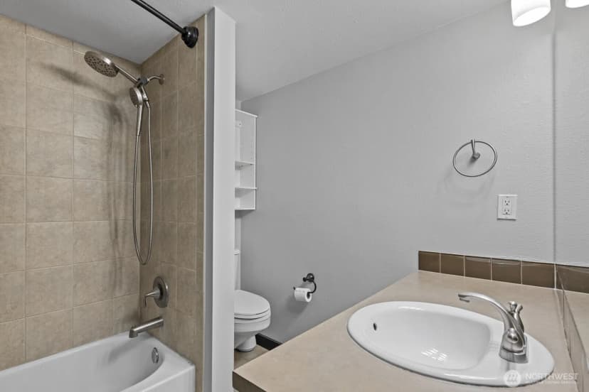 Property photo for 905 Cherry Street #601, Seattle photo 12