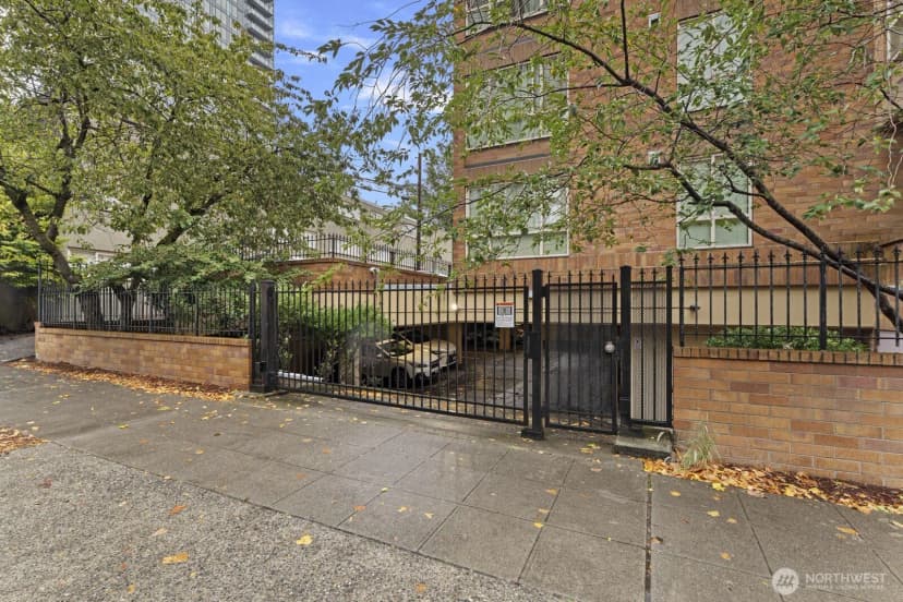 Property photo for 905 Cherry Street #601, Seattle photo 16