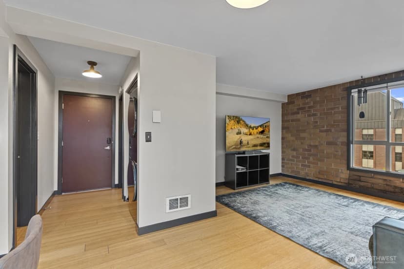 Property photo for 905 Cherry Street #601, Seattle photo 7
