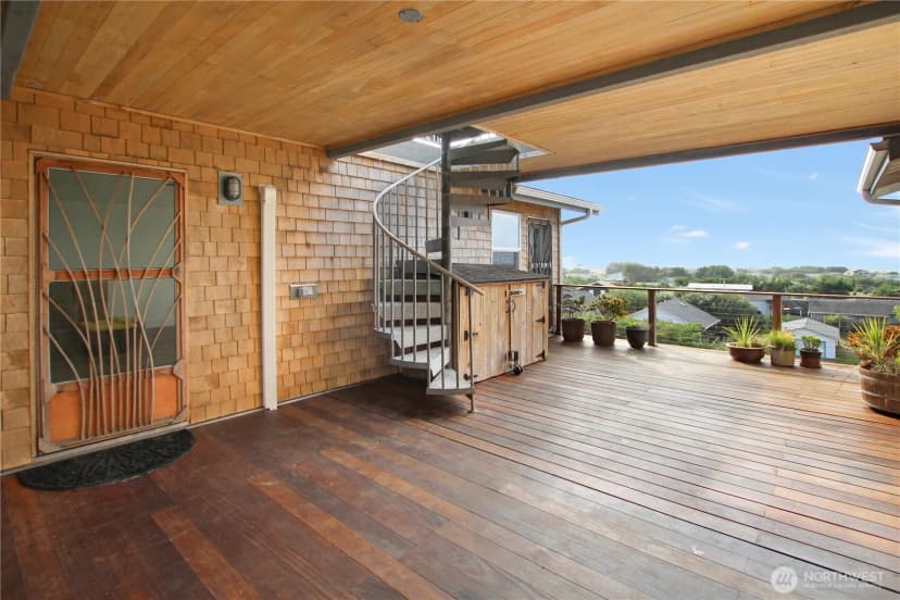 Property photo for 35302 I Place, Ocean Park photo 3