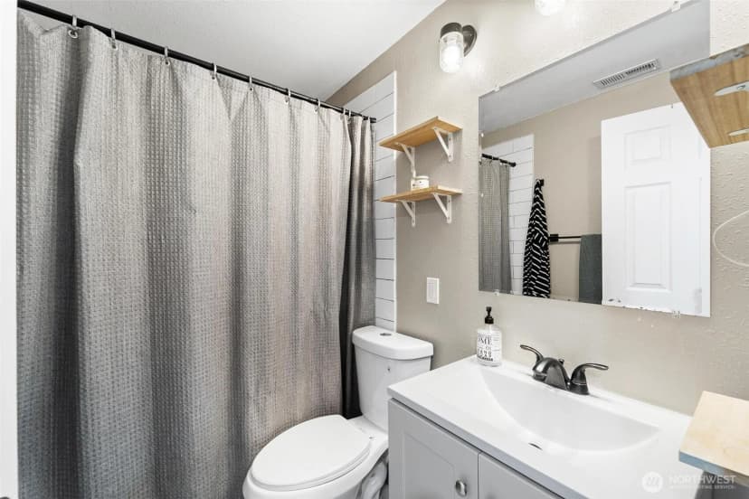 Property photo for 18308 Se 145th Street, Renton photo 8
