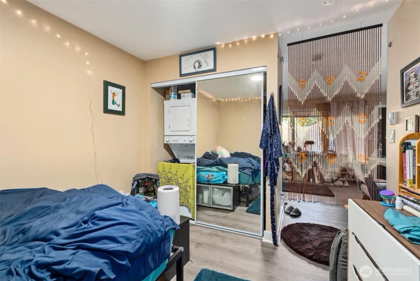 Property photo for 1401 S Holgate Street, Seattle photo 17