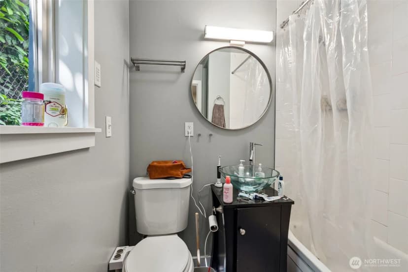 Property photo for 1401 S Holgate Street, Seattle photo 11