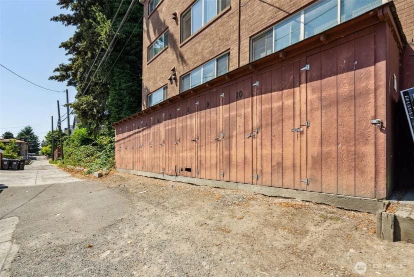 Property photo for 1401 S Holgate Street, Seattle photo 8