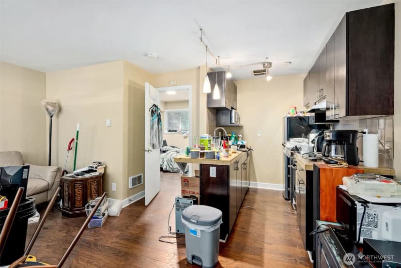 Property photo for 1401 S Holgate Street, Seattle photo 20