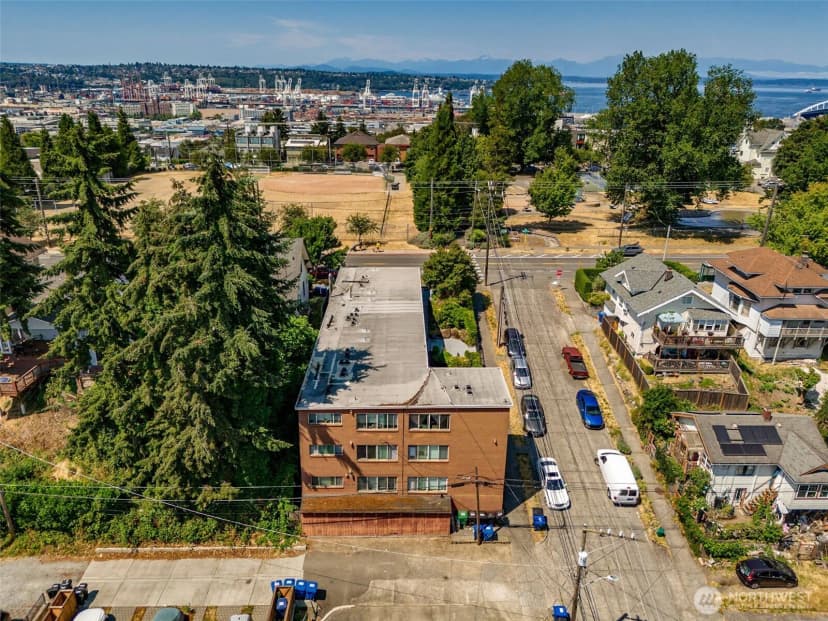 Property photo for 1401 S Holgate Street, Seattle photo 5