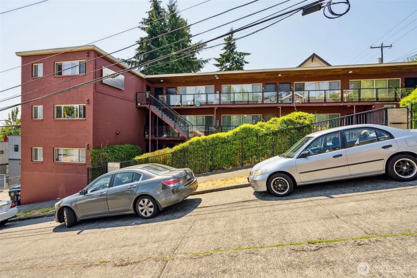 Property photo for 1401 S Holgate Street, Seattle