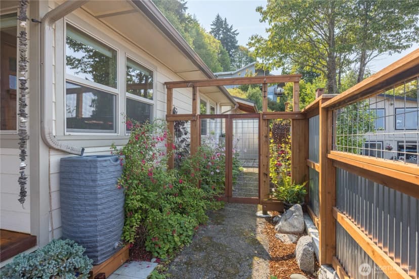 Property photo for 1136 E 7th Street, Port Angeles photo 11