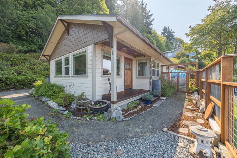 Property photo for 1136 E 7th Street, Port Angeles photo 9