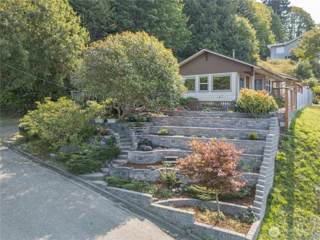 Property photo for 1136 E 7th Street, Port Angeles photo 4