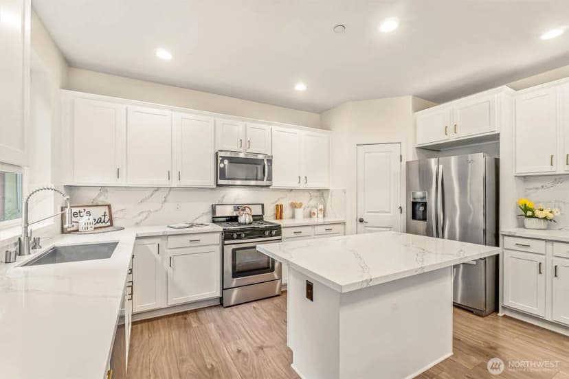 Property photo for 9213 Odin Way, Bothell photo 11