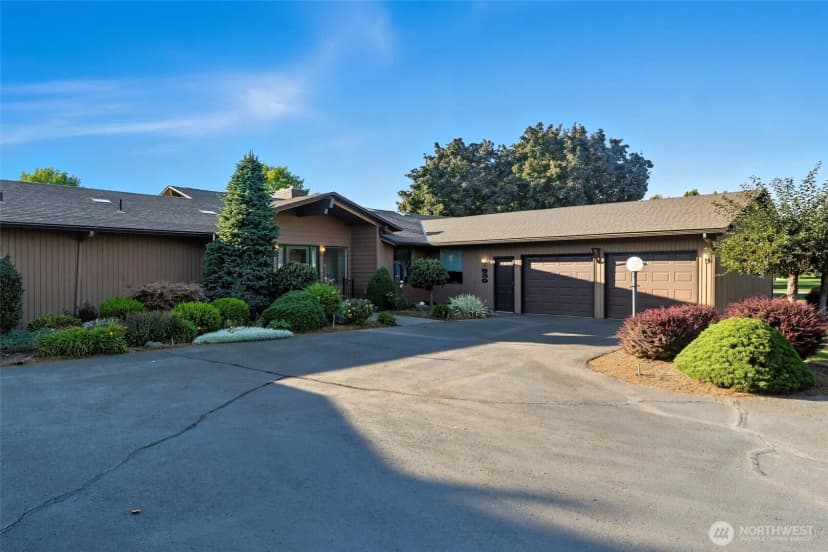 Property photo for 839 Country Club Road, Walla Walla photo 2