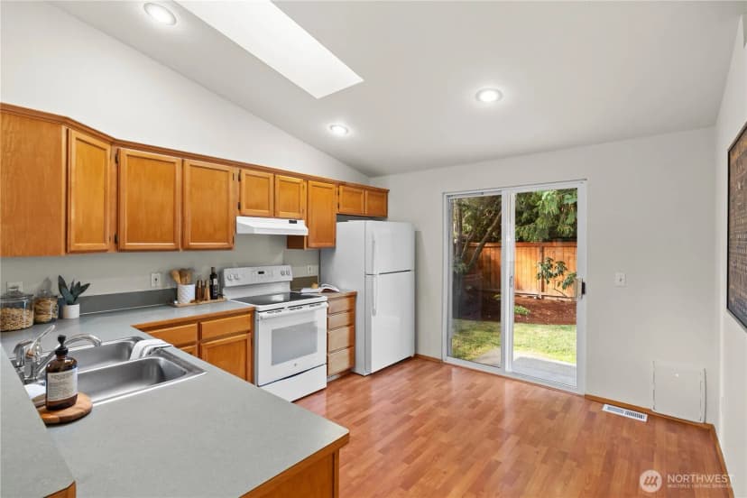 Property photo for 3810 50th Avenue Ne, Tacoma photo 13