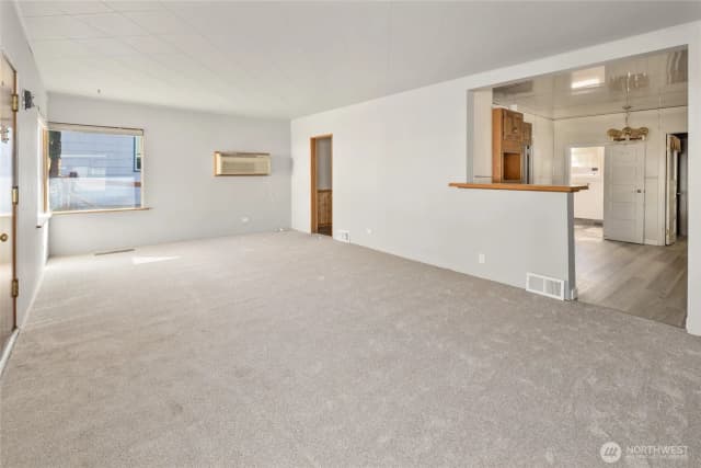 Property photo for 404 W Alaska Avenue, Roslyn photo 3