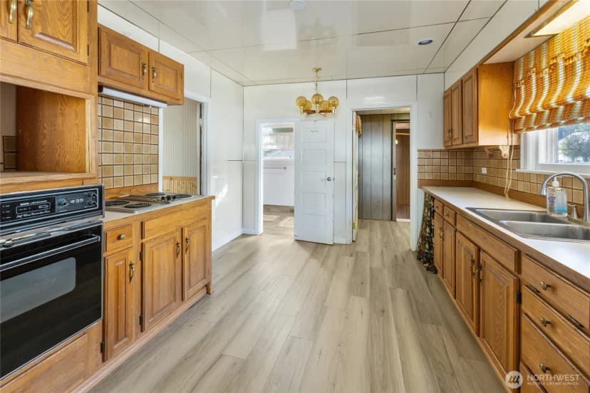 Property photo for 404 W Alaska Avenue, Roslyn photo 7