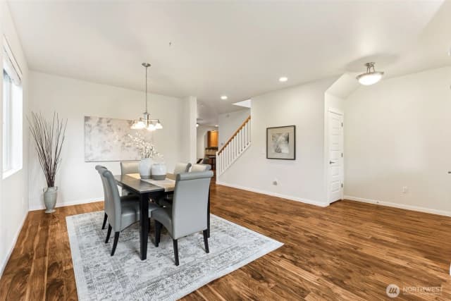 Property photo for 9526 S 235th Place, Kent photo 3