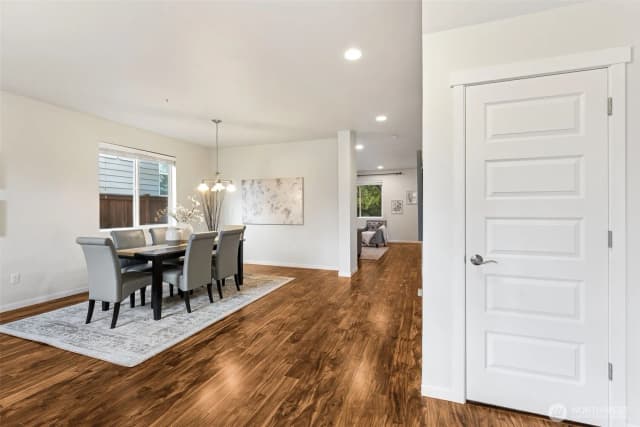 Property photo for 9526 S 235th Place, Kent photo 2