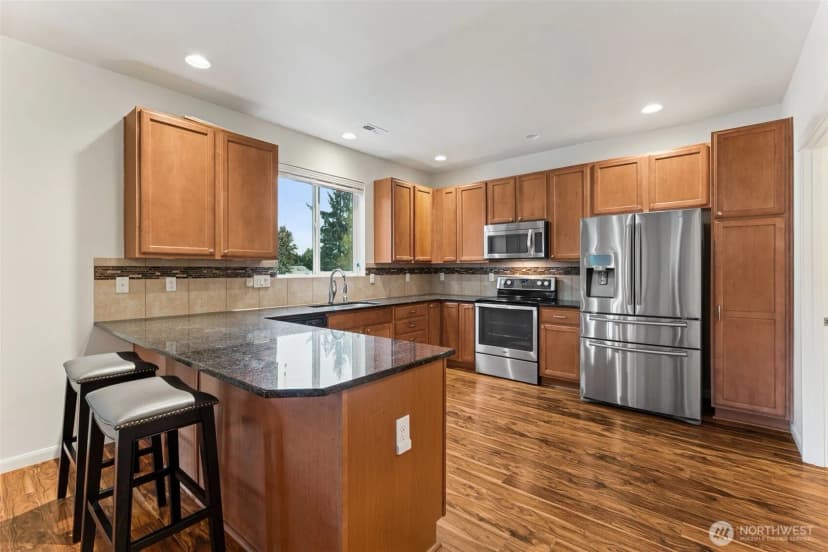 Property photo for 9526 S 235th Place, Kent photo 9
