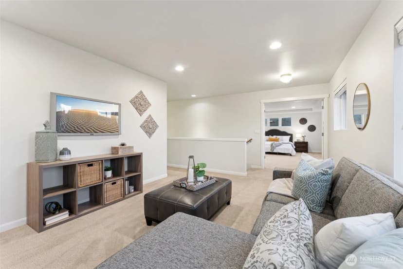 Property photo for 9526 S 235th Place, Kent photo 19