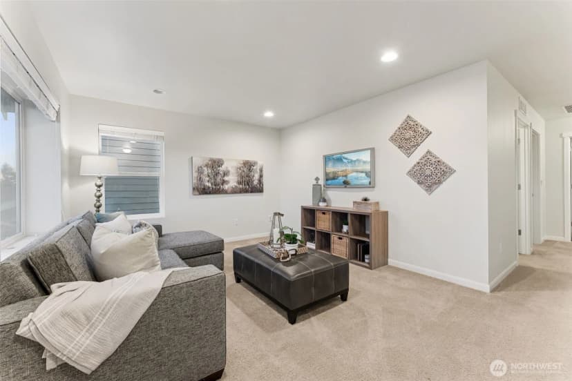 Property photo for 9526 S 235th Place, Kent photo 18