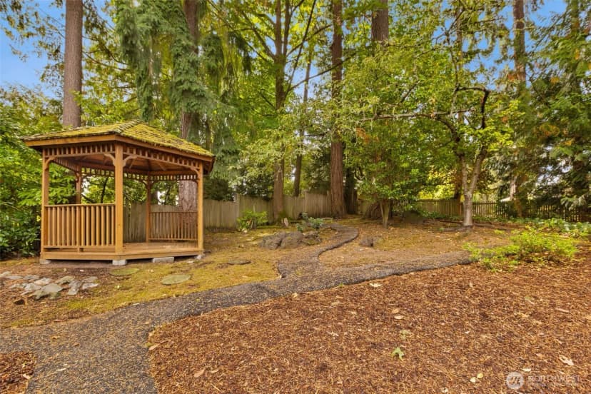 Property photo for 10213 Ne 22nd Place, Bellevue photo 21