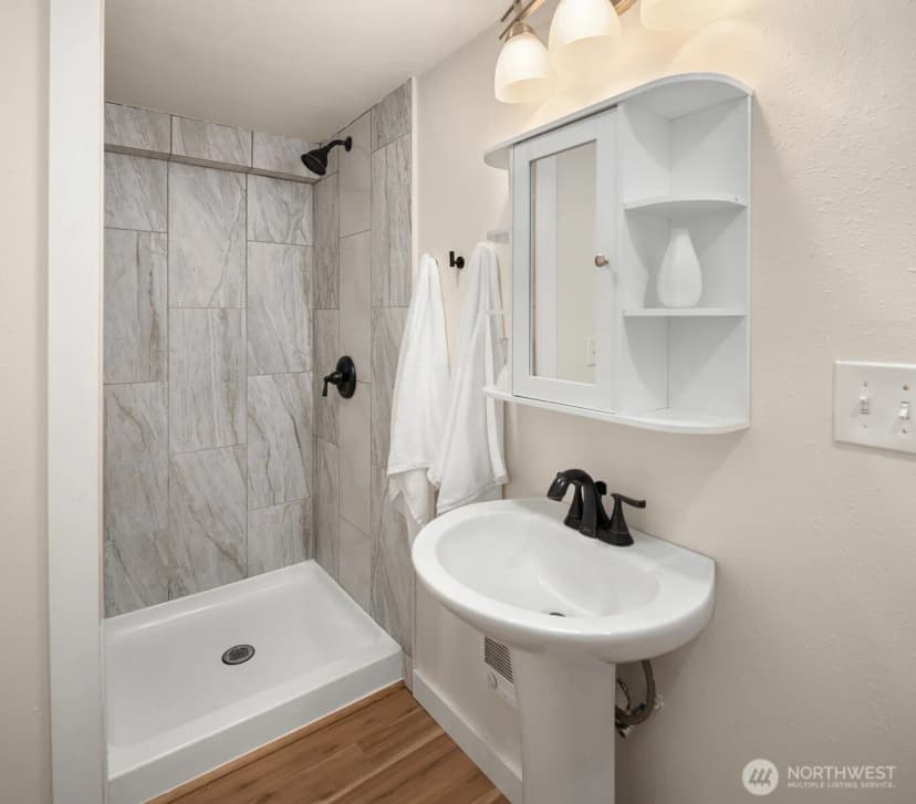Property photo for 412 Renton Avenue S, Renton photo 20