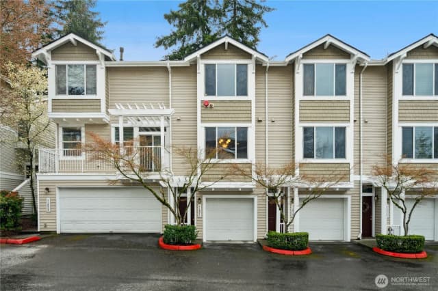 Property photo for 11821 Ne 162nd Court, Bothell photo 2