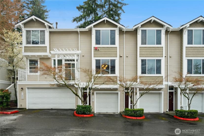 Property photo for 11821 Ne 162nd Court, Bothell photo 2