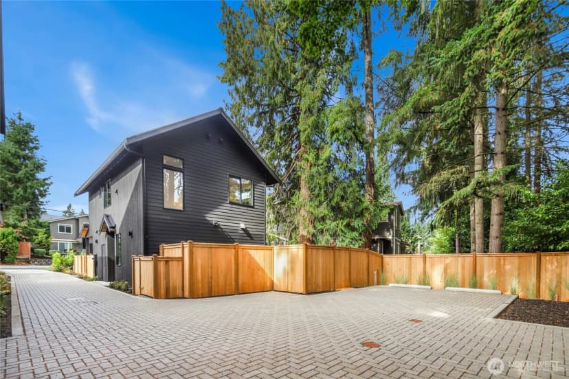Property photo for 6818 128th Avenue Ne, Kirkland photo 9