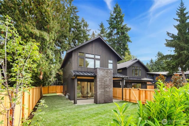 Property photo for 6818 128th Avenue Ne, Kirkland photo 4