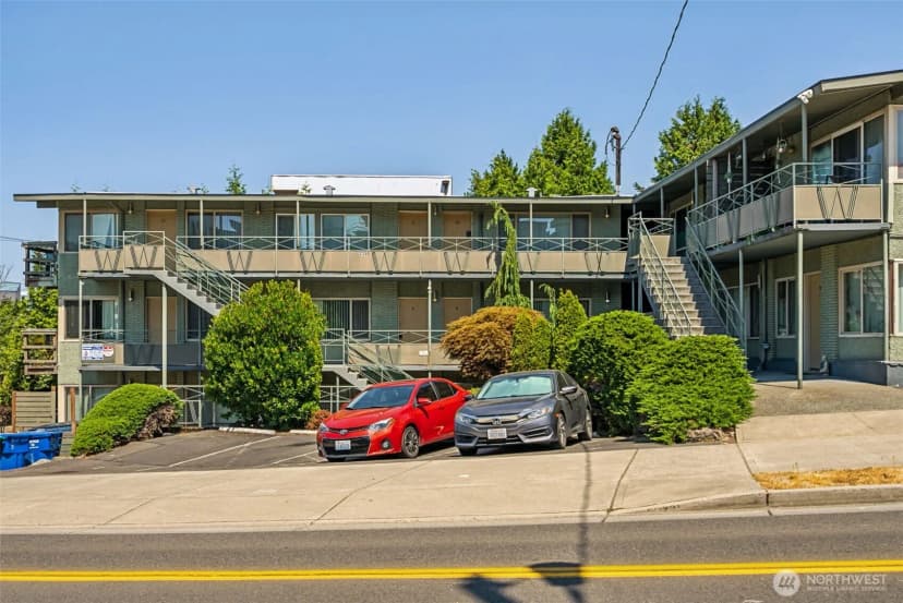 Property photo for 2350 Beacon Avenue S, Seattle photo 5