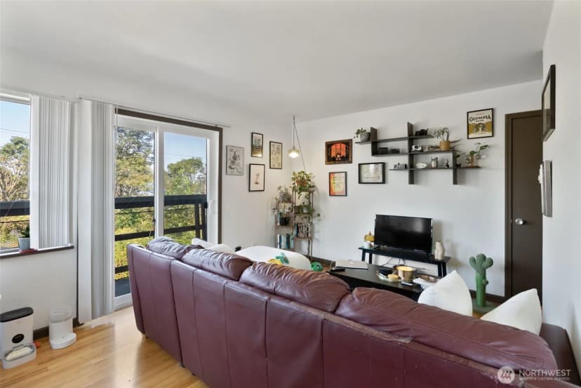 Property photo for 2350 Beacon Avenue S, Seattle photo 10