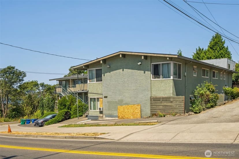 Property photo for 2350 Beacon Avenue S, Seattle photo 6