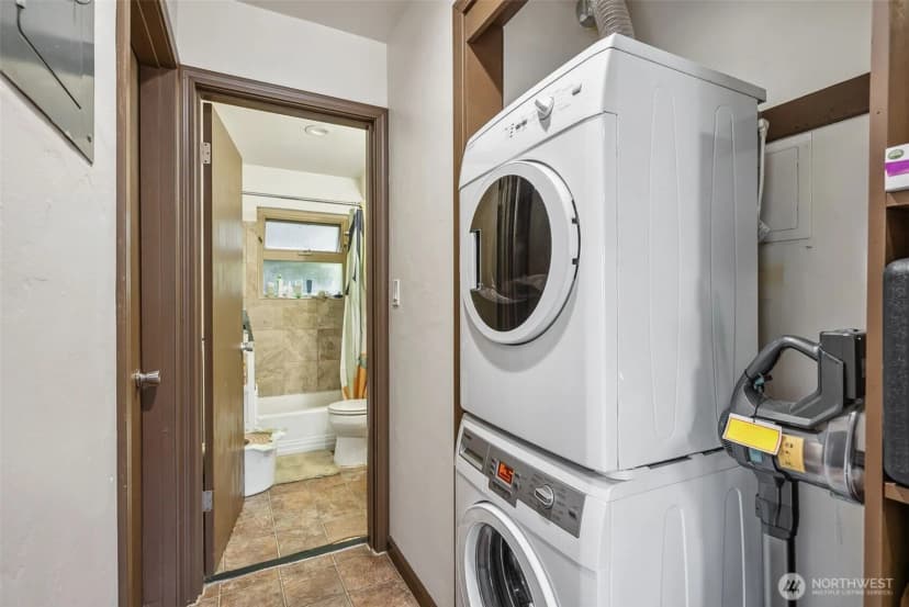 Property photo for 2350 Beacon Avenue S, Seattle photo 16